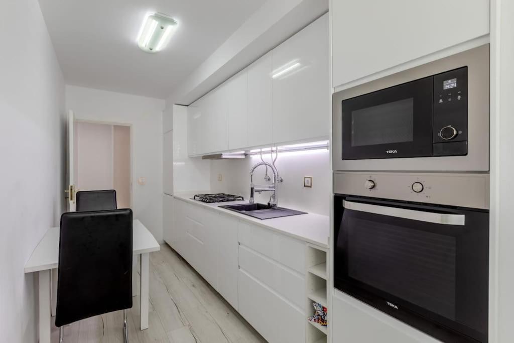Spacious 3-Bedroom Condo In Лиссабон Экстерьер фото